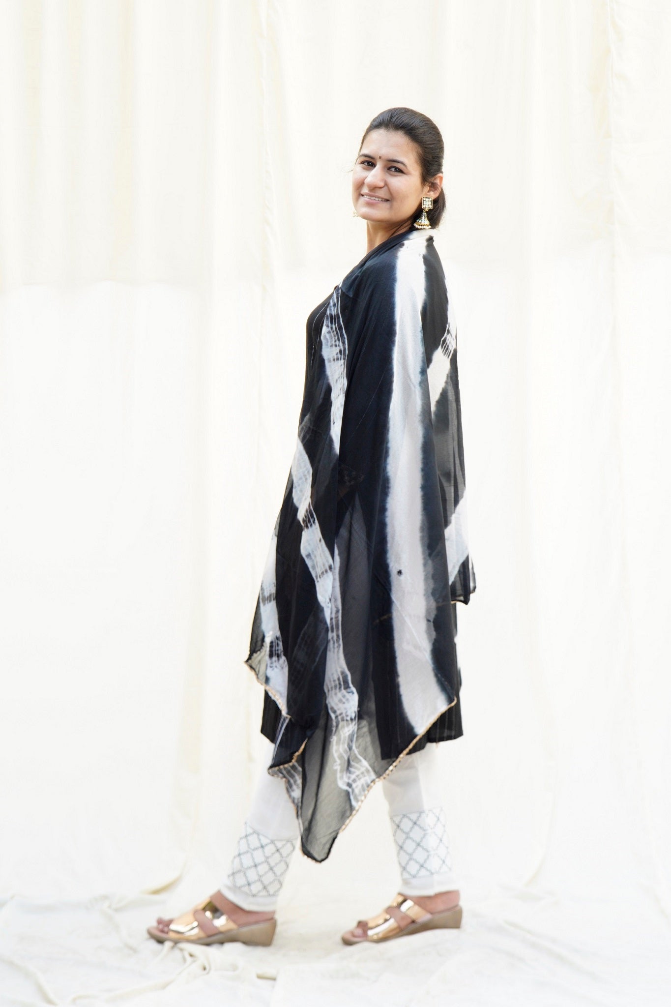 Shah Jahan Mumtaz Black Ethnic Set