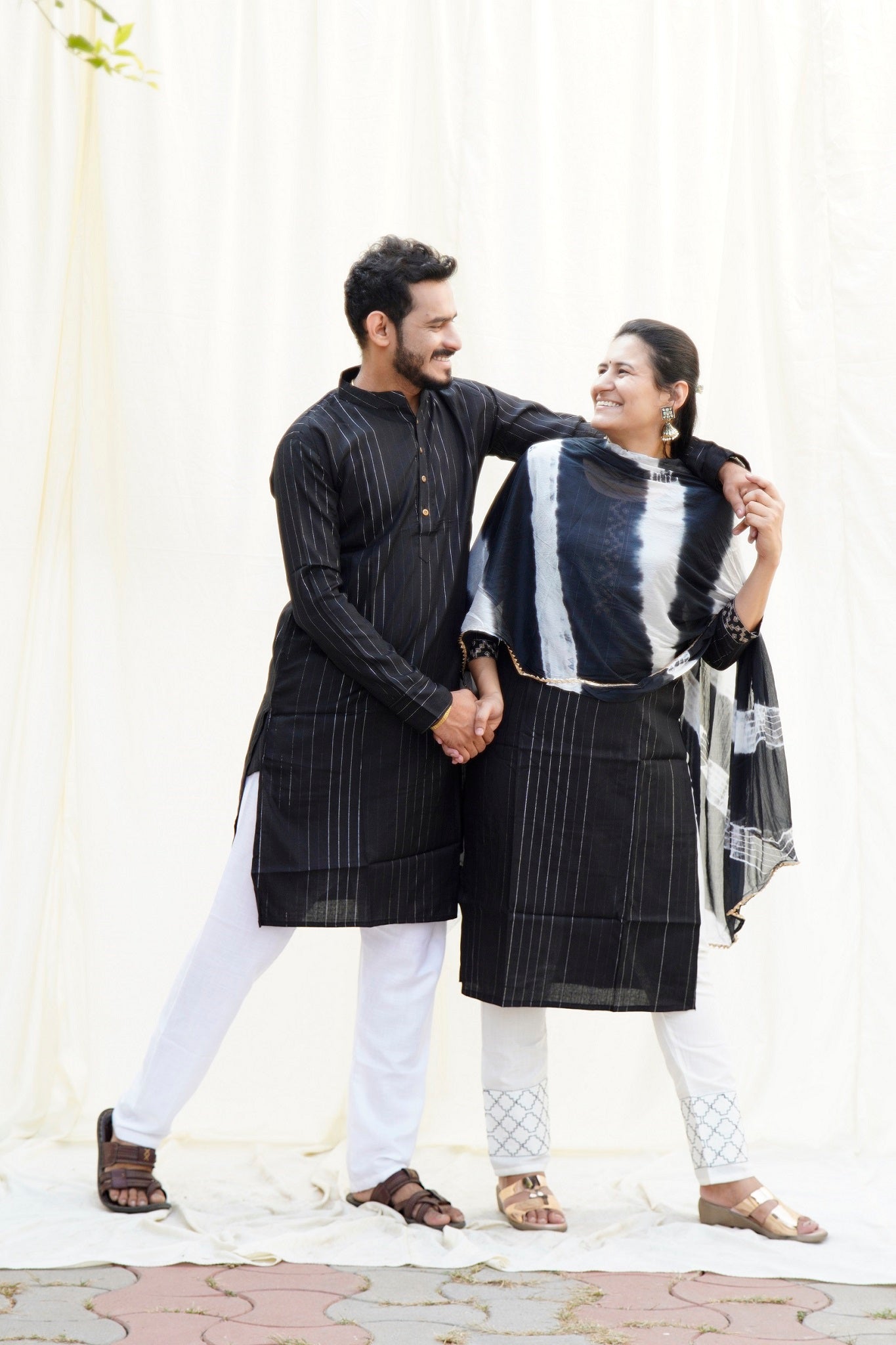 Shah Jahan Mumtaz Black Ethnic Set