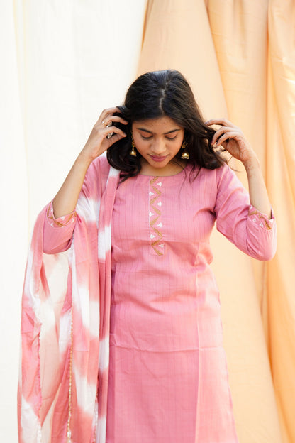 Shah Jahan Mumtaz Pink Ethnic Set