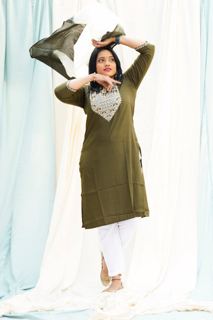 Romeo Juliet Green Ethnic Set